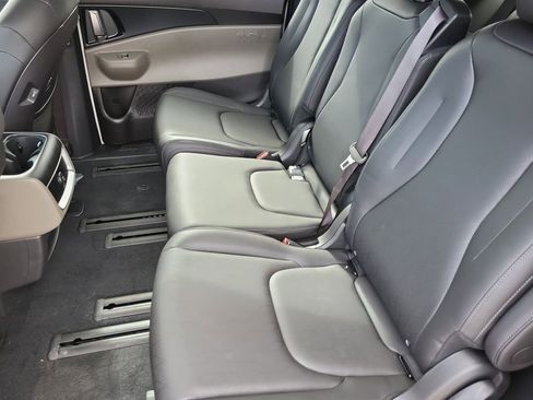 New 2026 Kia Carnival LXS FWD image 11