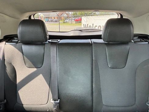 Used 2024 Buick Encore GX Preferred FWD image 25