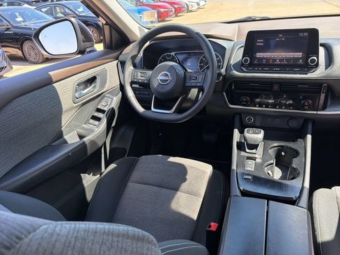 Used 2023 Nissan Rogue SV FWD image 20
