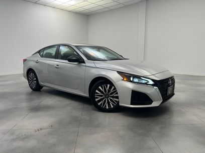 Used 2024 Nissan Altima 2.5 SV