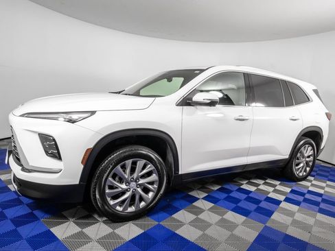 Used 2026 Buick Enclave Preferred FWD image 2