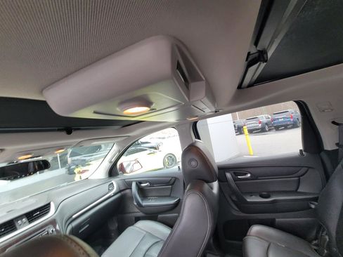 Used 2017 Chevrolet Traverse LT image 10