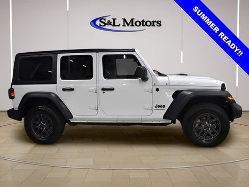 Used 2025 Jeep Wrangler Unlimited Sport AWD/4WD image 10