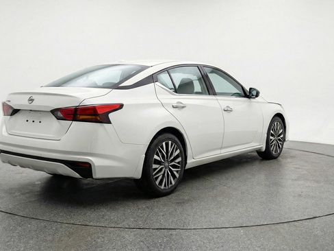 Used 2025 Nissan Altima 2.5 SV image 7