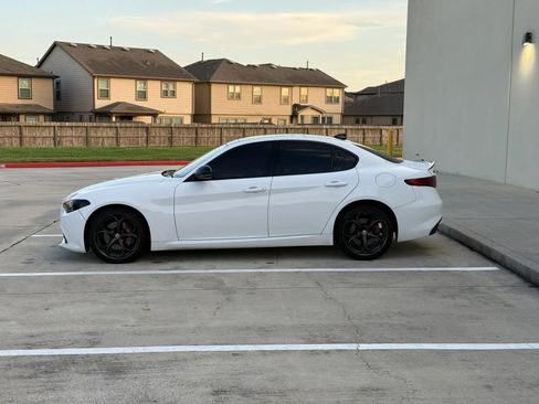 Used 2018 Alfa Romeo Giulia Ti Sport w/ Quick Order Package 22S Sport AWD/4WD image 4