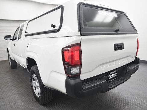 Used 2018 Toyota Tacoma SR image 5