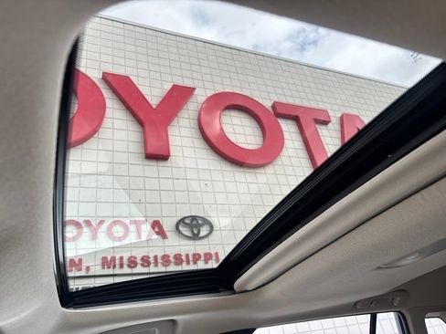 Used 2023 Toyota Corolla Cross XLE w/ Convenience Package image 16