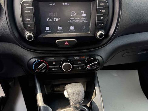Used 2020 Kia Soul LX FWD image 22