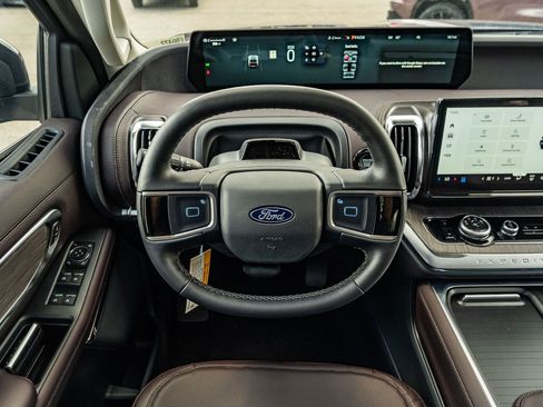 New 2026 Ford Expedition Platinum w/ Platinum Ultimate Package AWD/4WD image 22