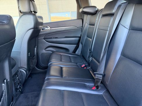 Used 2017 Jeep Grand Cherokee Limited w/ Luxury Group II image 17