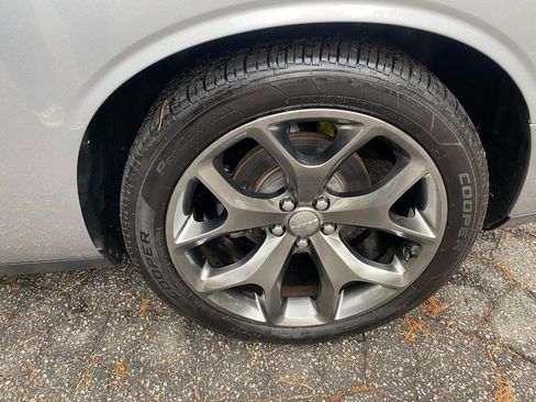 Used 2016 Dodge Challenger SXT Plus image 9