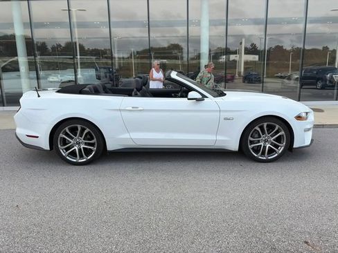 Used 2021 Ford Mustang GT Premium w/ Equipment Group 401A RWD image 4