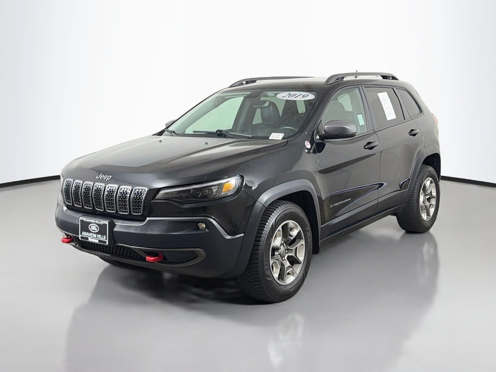 Used 2019 Jeep Cherokee Trailhawk w/ Cold Weather Group AWD/4WD image 1