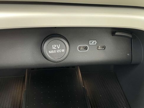 New 2026 Volvo XC40 B4 Plus w/ Protection Package Premier image 23