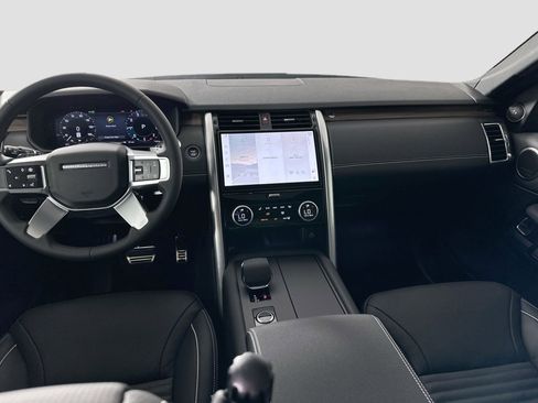 Certified 2024 Land Rover Discovery Dynamic SE image 20
