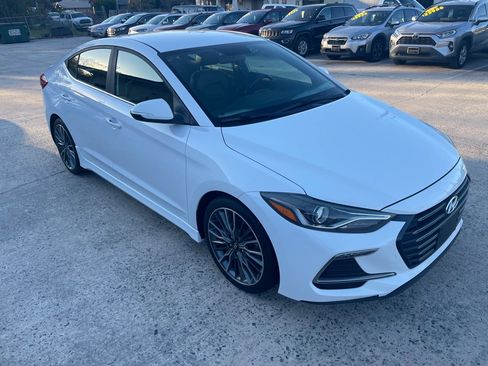 Used 2017 Hyundai Elantra Sport image 4