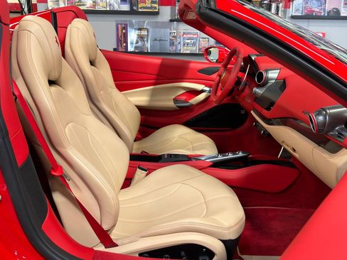 Used 2021 Ferrari F8 Tributo RWD image 20