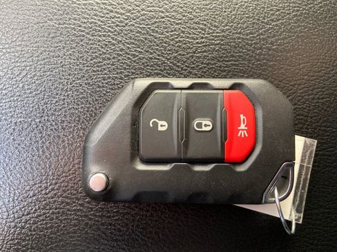 Used 2024 Jeep Gladiator Rubicon w/ Safety Group image 33