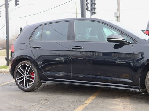 Used 2017 Volkswagen GTI Sport image 4