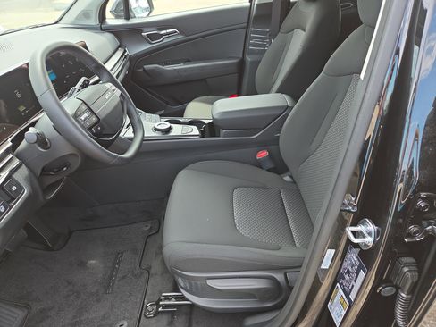 New 2026 Kia Sportage LX image 4