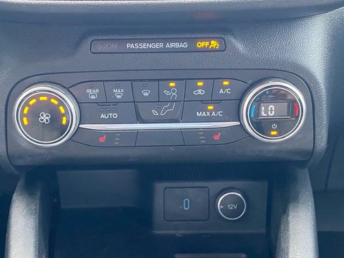 Used 2020 Ford Escape SE image 24