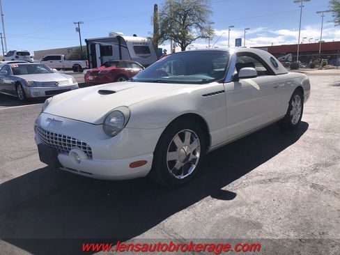 Used 2002 Ford Thunderbird Deluxe image 4
