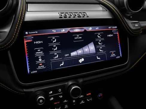 Used 2018 Ferrari GTC4Lusso image 68