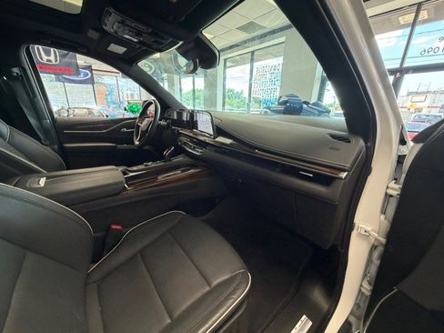Used 2023 Cadillac Escalade Premium Luxury AWD/4WD image 40