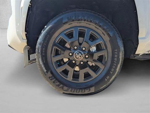 Certified 2025 Toyota Tacoma SR5 image 21