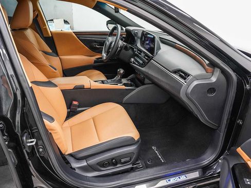 Used 2024 Lexus ES 300h w/ Premium Package FWD image 17