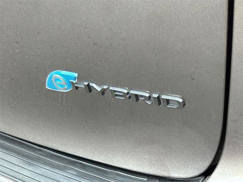 Used 2020 Chrysler Pacifica Limited w/ Advanced Safetytec Group image 14