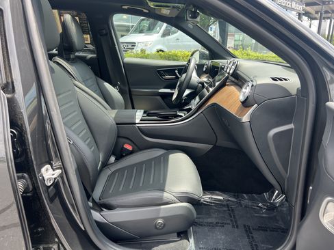 Certified 2025 Mercedes-Benz GLC 300 4MATIC image 54