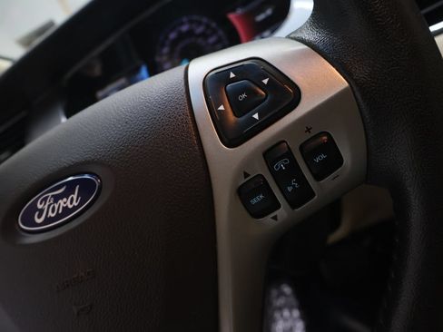 Used 2018 Ford Taurus SEL w/ Equipment Group 201A AWD/4WD image 19