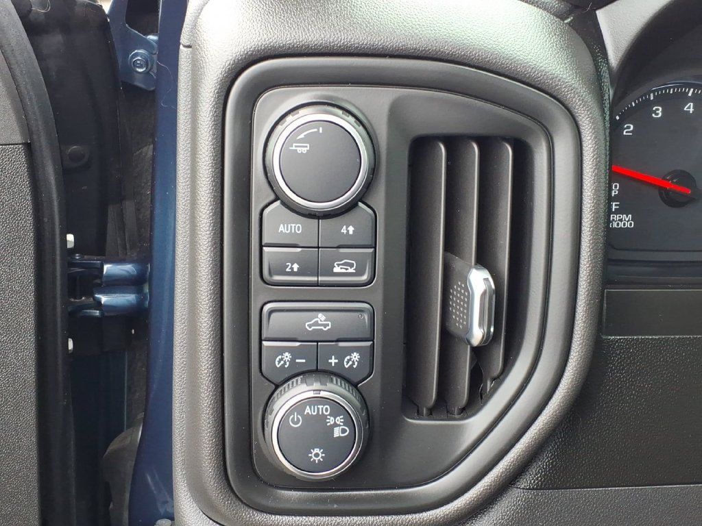 Used 2021 Chevrolet Silverado 1500 Custom AWD/4WD image 5