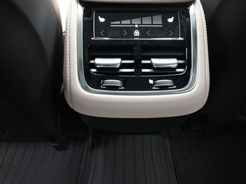 Used 2026 Volvo XC90 B6 Plus w/ Protection Package Premier image 22