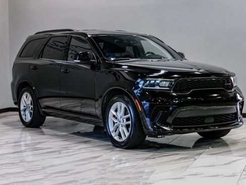 Used 2024 Dodge Durango GT RWD image 8