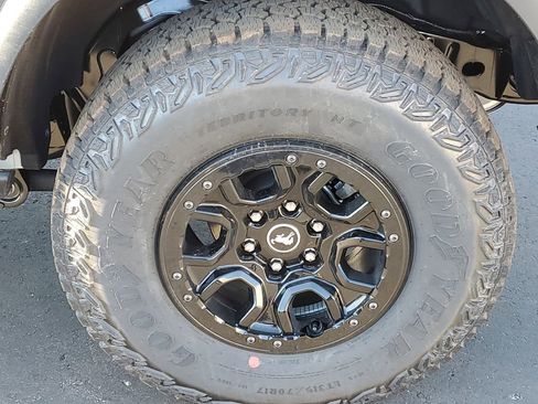 New 2026 Ford Bronco Badlands w/ Sasquatch Package image 38