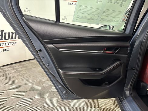 Used 2022 MAZDA MAZDA3 s image 22