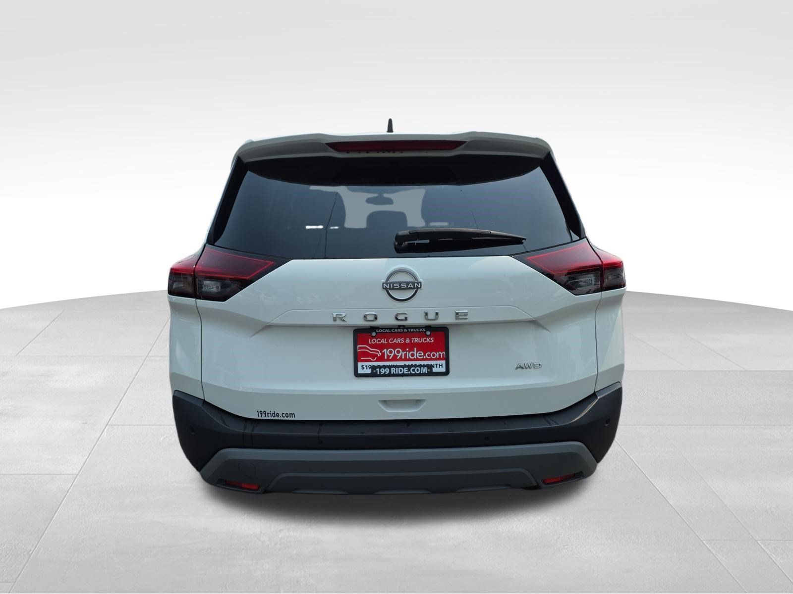 Used 2023 Nissan Rogue S AWD/4WD image 6