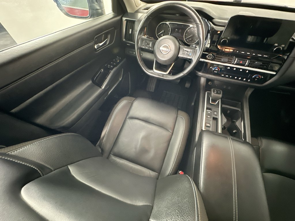 Used 2024 Nissan Pathfinder SL w/ SL Premium Package FWD image 9