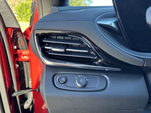 New 2026 Buick Envista Sport Touring w/ Convenience I Package image 25