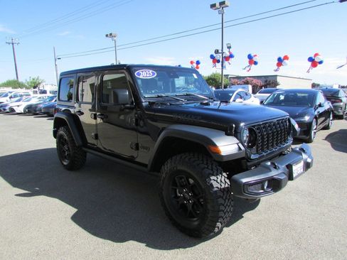 Used 2025 Jeep Wrangler Unlimited Sport AWD/4WD image 2