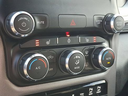 Used 2020 RAM 1500 Big Horn AWD/4WD image 16