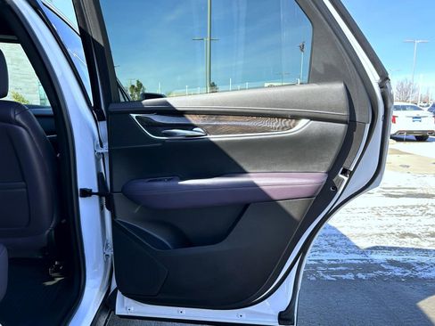 Used 2017 Cadillac XT5 Premium Luxury image 17