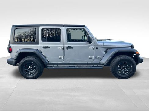Used 2018 Jeep Wrangler Unlimited Sport image 6