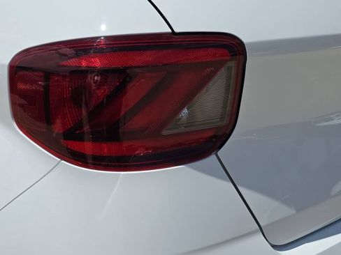 Used 2025 Hyundai Venue SEL FWD image 37