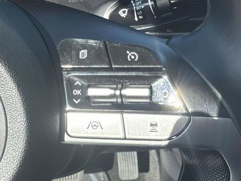 Used 2022 Hyundai Elantra Limited image 23