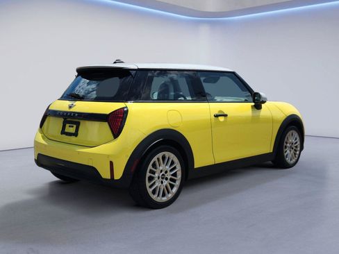 Used 2025 MINI Cooper S FWD image 3