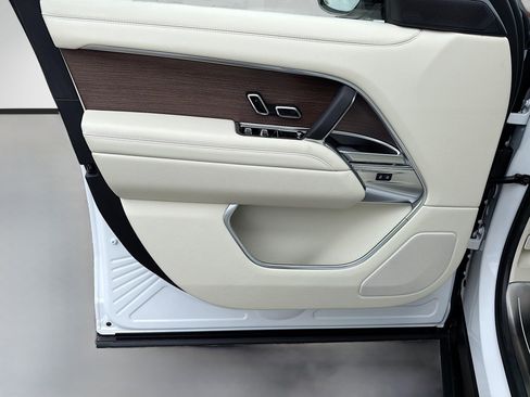 New 2026 Land Rover Range Rover SE image 22