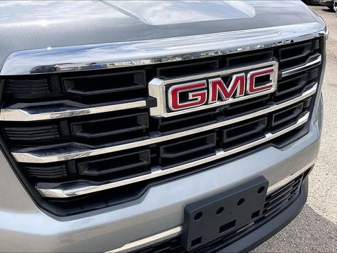 Used 2025 GMC Acadia Elevation image 33